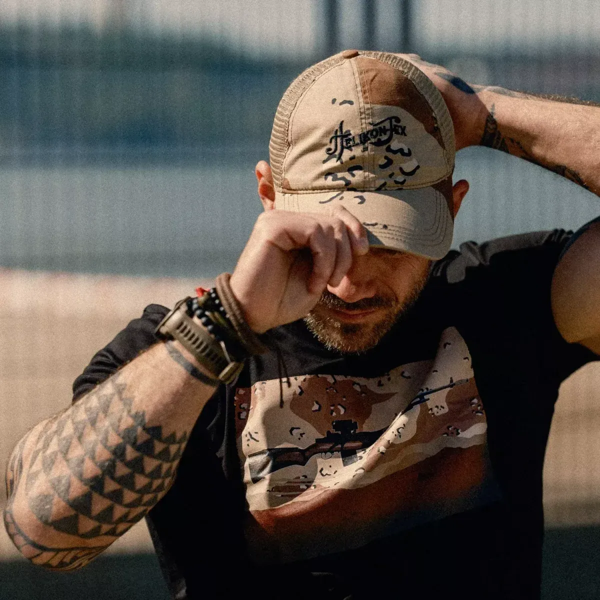 Бейсболка Trucker Cap — вид сзади